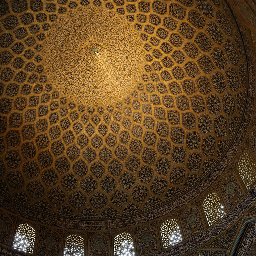 无人,方图,室外,白天,仰视,度假,美景,窗户,落地窗,天花板,城市风光,城市,伊朗,亚洲,许多,盘绕,阴影,花纹,环绕,围绕,光线,图案,影子,墙,景观,灯光,很多,环抱,娱乐,玻璃窗,墙壁,墙面,享受,休闲,景色,放松,缭绕,清真寺,西亚,伊朗伊斯兰共和国,彩图,低角度拍摄