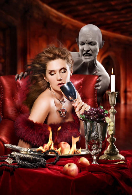 西方人,一个人,站,坐,竖图,室内,白天,正面,裙子,晚礼服,餐桌,桌子,苹果,葡萄,杯子,蜡烛,水果,项链,欧洲,欧洲人,仅一个年轻女性,仅一个女性,仅一个人,握,连衣裙,朦胧,模糊,新鲜,高脚杯,火焰,烛光,生食,食品,果实,红酒杯,燃烧,拿,拿着,注视,玻璃制品,装饰品,食物,红色,抹胸,酒杯,绳子,饰品,首饰,点燃,观察,看,站着,握着,有机食品,绿色食品,餐台,观看,绳索,狰狞,察看,关注,魔鬼,燕尾服,抹胸裙,妖怪,年轻女性,女人,女性,白种人,玻璃杯,山葫芦,蒲桃,草龙珠,站立,坐着,半身,彩图,晚宴服,舞会服,洋服,洋装,夜礼服