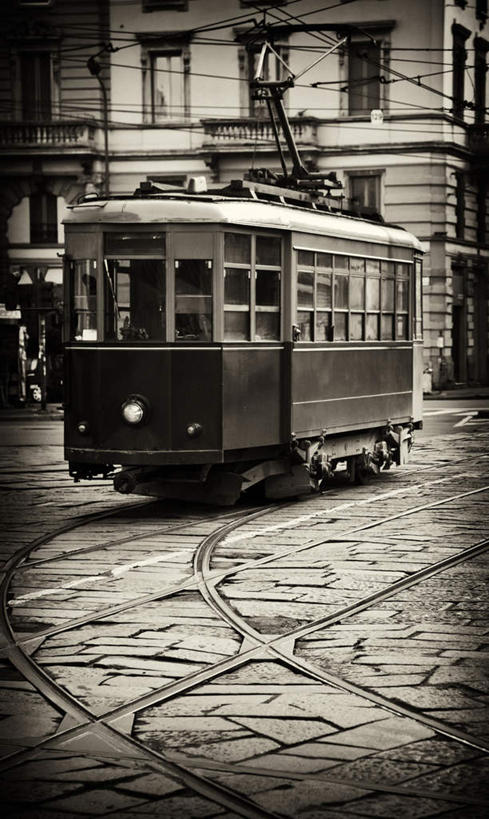 无人,家,竖图,室外,白天,正面,度假,美景,城市风光,城市,道路,街道,路,公路,公共汽车,意大利,欧洲,一辆,房屋,屋子,景观,巴士,公交车,交通,娱乐,楼房,住宅,车,交通工具,享受,休闲,景色,放松,南欧,载具,伦巴第大区,意大利共和国,伦巴第,米兰省,马路,彩图,房子