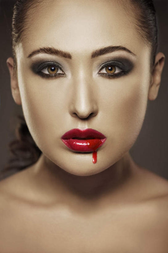 东方人,脸,头,眼睛,脸颊,眉毛,睫毛,一个人,竖图,室内,白天,正面,化妆,美容,亚洲,瞳孔,仅一个年轻女性,仅一个女性,仅一个人,护肤,墙,褐色,注视,黄种人,裸露,肩膀,墙壁,墙面,观察,看,保养,享受,休闲,血液,放松,保健,眼部,观看,察看,关注,裸,鲜血,养颜,年轻女性,女人,女性,亚洲人,头部,睫,脸部,脸蛋,眉,面部,眼,眼睫毛,眼眉,半身,彩图,眼眉毛