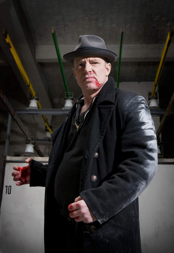 西方人,一个人,站,竖图,室内,白天,正面,帽子,欧洲,欧洲人,仅一个男性,仅一个人,服装,休闲装,礼帽,仅一个年轻男性,衣服,站着,休闲,休闲服,服饰,男人,男性,年轻男性,白种人,站立,半身,彩图