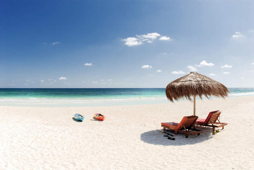 无人,横图,室外,白天,正面,旅游,度假,海浪,海洋,美景,椅子,伞,雨伞,遮阳伞,躺椅,景观,浪花,水平线,辽阔,海平线,娱乐,阳伞,蓝色,蓝天,天空,自然,海水,天,享受,休闲,广阔,景色,放松,晴朗,一望无际,沙滩椅,自然风光,美洲,海景,万里无云,亚美利加洲,无边无际,一马平川,加勒比,加勒比国家联盟,大海,风浪,海,海水的波动,近岸浪,涌浪,晴空,晴空万里,彩图,水天相接,水天一线