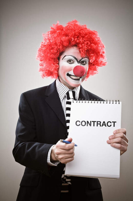 西方人,一个人,商务人士,商务男性,站,笑,微笑,竖图,室内,白天,白色背景,正面,衬衫,化妆,欧洲,欧洲人,仅一个男性,仅一个人,握,阴影,套装,反射,影子,墙,领带,拿,拿着,注视,墙壁,墙面,仅一个年轻男性,观察,看,站着,握着,摄影,影棚,观看,合同,变更,察看,关注,商务装,协议,头套,工薪阶层,小丑鼻,扮装,设立,终止,年轻男性,白种人,年轻人,白领,上班族,站立,半身,彩图,影棚拍摄,衬衣,化装,拍摄