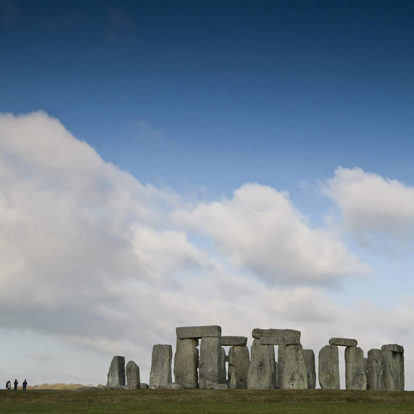 无人,方图,室外,白天,正面,旅游,度假,名胜古迹,标志建筑,地标,建筑,英国,欧洲,遗迹,云,云朵,云彩,古迹,历史,文物,娱乐,建设,古建筑,英格兰,巨石阵,古代,蓝色,白云,蓝天,天空,天,享受,休闲,旅游胜地,放松,晴朗,史前石桌,太阳神庙,环状列石,斯通亨治石栏,斯托肯立石圈,索尔兹伯里石环,西欧,大不列颠,古文明,大不列颠及北爱尔兰联合王国,大不列颠联合王国,日不落英帝国,古远,晴空,彩图