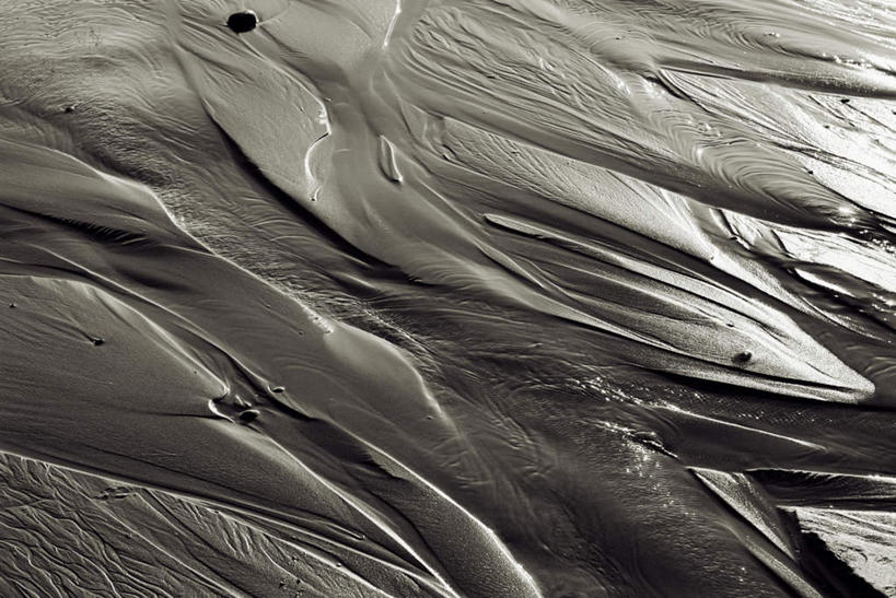 无人,横图,俯视,黑白,室外,特写,白天,旅游,度假,美景,沙滩,沙子,海岸,景观,流水,沙地,娱乐,自然,享受,休闲,景色,放松,昏暗,自然风光,灰暗,晦暗,海滩,高角度拍摄