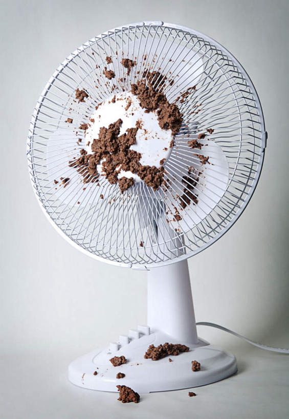 无人,竖图,俯视,室内,特写,白天,白色背景,残渣,电器,风扇,夏季,清凉,凉爽,一个,白色,夏天,摄影,电风扇,影棚,单个,电扇,家电,家用电器,大便,粪便,排泄物,粪,屎,彩图,高角度拍摄,影棚拍摄,拍摄,小家电