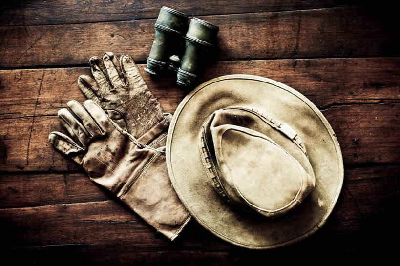 无人,横图,俯视,室内,特写,白天,安全,仪器,科技,餐桌,桌子,静物,帽子,眺望,检查,研究,反射,分析,科学,望远镜,防护,一个,手套,观察,牛仔帽,清晰,探索,放大,单个,餐台,观看,保护,仔细,科研,科学技术,瞭望,聚焦,关注,保险,远视镜,瞭望镜,光学,保全,周全,安稳,安定,清楚,防护手套,双筒镜,双筒望远镜,平安,彩图,高角度拍摄,光学仪器,千里镜