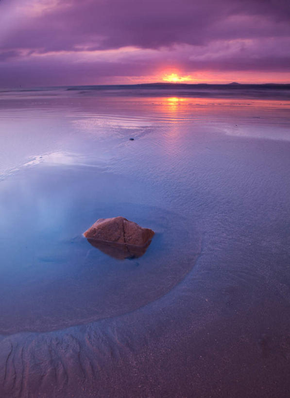 无人,竖图,俯视,室外,白天,旅游,度假,海浪,海洋,礁石,美景,日落,爱尔兰,欧洲,波纹,景观,浪花,晚霞,霞光,落日,海平面,涟漪,娱乐,倒影,水纹,自然,海水,黄昏,波浪,享受,休闲,景色,彩霞,放松,倒映,西欧,自然风光,海景,爱尔兰共和国,水晕,夕照,反照,大海,风浪,海,海水的波动,礁,近岸浪,涌浪,夕阳,彩图,高角度拍摄,斜阳