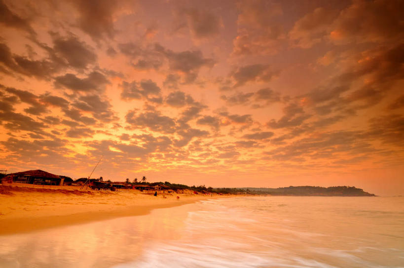 无人,横图,室外,白天,正面,旅游,度假,日出,美景,沙滩,太阳,印度,亚洲,光线,光泽,沙子,海岸,景观,水平线,云,云朵,辽阔,朝霞,晨曦,光芒,海平线,黎明,沙地,照射,云彩,娱乐,黄色,红色,白云,天空,阳光,自然,天,享受,休闲,广阔,橙色,景色,放松,晴朗,一望无际,自然风光,南亚,照耀,光辉,印度共和国,毫光,无边无际,一马平川,映照,果阿,果阿邦,海滩,朝阳,晴空,彩图,破晓,水天相接,水天一线