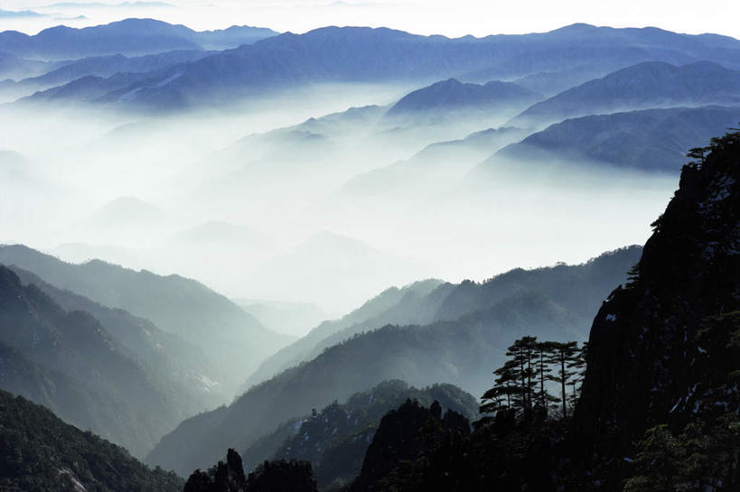 无人,方图,俯视,航拍,室外,白天,旅游,度假,华山,美景,山,山脉,树林,植物,雾,中国,亚洲,朦胧,模糊,景观,山峰,山峦,娱乐,树,树木,蓝色,绿色,蓝天,天空,自然,群山,天,享受,休闲,景色,放松,生长,晴朗,成长,迷雾,鸟瞰,自然风光,东亚,陕西,陕西省,万里无云,中华人民共和国,西北地区,陕,奇险天下第一山,西岳,西岳华山,大雾,晴空,晴空万里,彩图,高角度拍摄