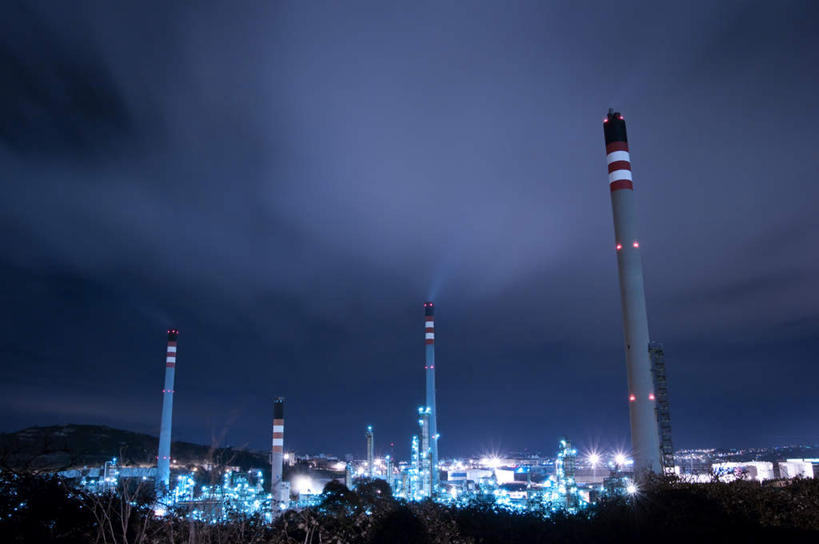 无人,高楼大厦,横图,全景,室外,夜晚,仰视,度假,美景,山,山脉,天际线,植物,城市风光,城市,大厦,建筑,摩天大楼,西班牙,欧洲,阴影,高大,光线,影子,景观,山峰,建筑群,塔,灯光,山峦,宏伟,娱乐,建设,树,树木,绿色,天空,自然,群山,天,享受,休闲,景色,放松,生长,成长,南欧,西班牙王国,加利西亚,加利西亚自治区,高峻,嵬峨,彩图,低角度拍摄,大楼,高层建筑,高楼,摩天楼