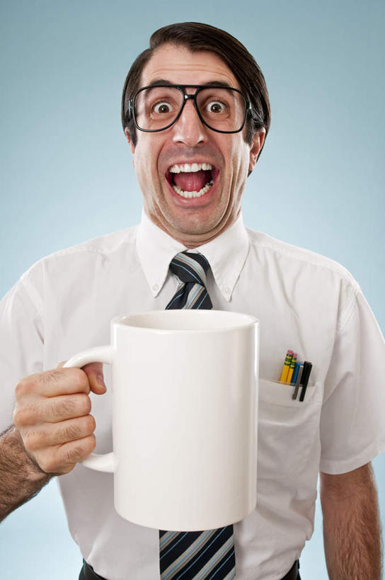 西方人,一个人,商务人士,商务男性,站,竖图,室内,白天,正面,衬衫,杯子,欧洲,欧洲人,仅一个男性,仅一个人,仅一个中年男性,一副,戴,握,套装,眼镜,陶瓷,领带,陶瓷制品,拿,拿着,注视,一只,马克杯,水杯,观察,看,站着,握着,观看,戴着,察看,象征,庄重,关注,商务装,身份,近视眼镜,工薪阶层,正式,地位,龇牙咧嘴,男人,男性,中年男性,白种人,白领,上班族,站立,半身,彩图,衬衣