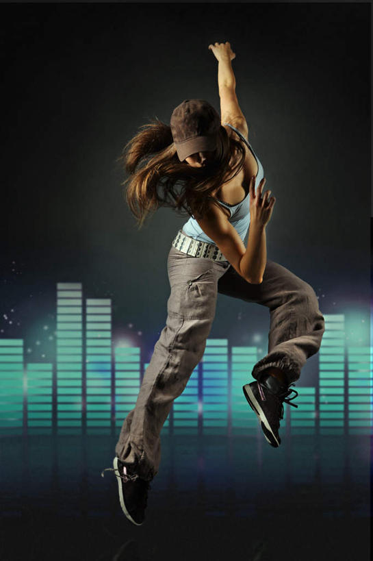 西方人,一个人,举,竖图,彩色,室外,夜晚,侧面,跳舞,兴奋,霓虹灯,欧洲,欧洲人,仅一个年轻女性,仅一个女性,仅一个人,阴影,光线,影子,灯光,七彩,音乐,抬腿,注视,光源,霓虹,灯,观察,看,托,欢快,观看,喜悦,察看,照明设备,关注,欢腾,舞姿,霹雳舞,氖灯,庆幸,年轻女性,女人,女性,白种人,举起,举手,举着,向上举,向上伸,向上托,彩图,全身,高兴,欢乐,开心,愉快,舞蹈