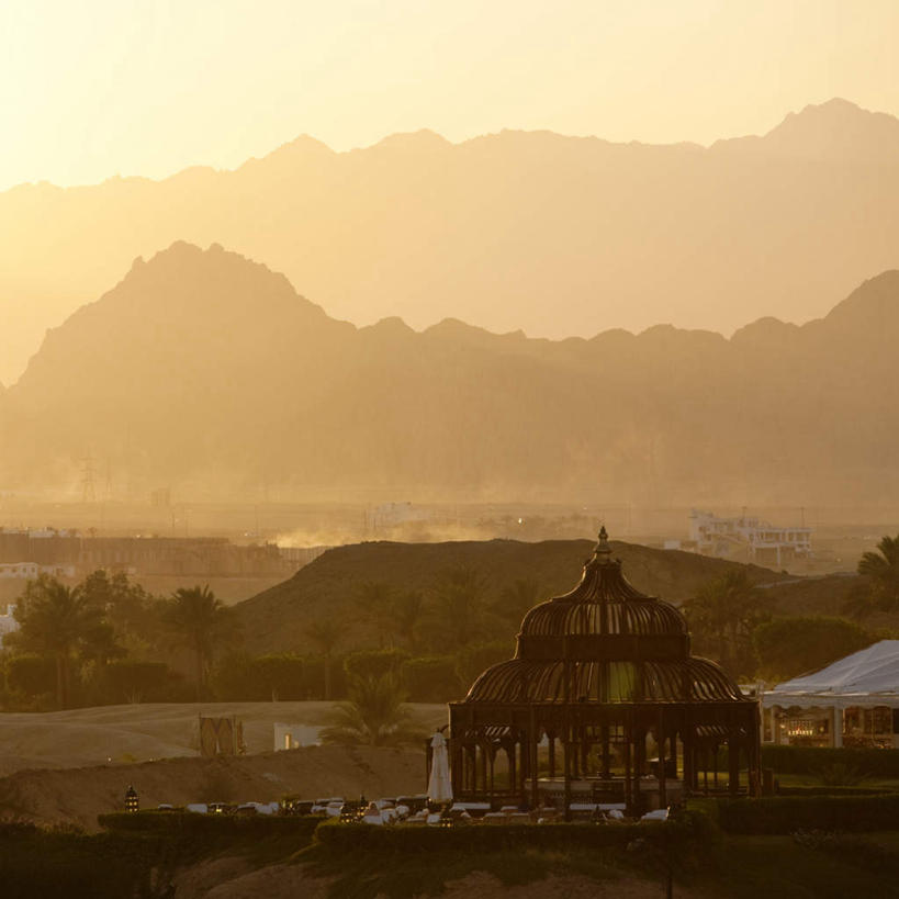 无人,教堂,方图,室外,白天,正面,旅游,度假,美景,日落,山,山脉,非洲,埃及,朦胧,模糊,景观,山峰,晚霞,霞光,落日,山峦,娱乐,天空,自然,黄昏,群山,天,享受,休闲,景色,彩霞,放松,宗教,信仰,古埃及,自然风光,信念,北非,阿拉伯埃及共和国,金字塔之国,棉花之国,阿非利加洲,夕照,西奈山,夕阳,彩图,大教堂,礼拜堂,斜阳