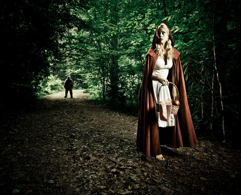 西方人,手,一个人,站,交叉,横图,室外,白天,正面,裙子,树林,植物,竹子,叶子,欧洲,欧洲人,仅一个年轻女性,仅一个女性,仅一个人,表演,握,阴影,竹制,连衣裙,编织,光线,篮子,影子,枯叶,落叶,拿,拿着,注视,树,树木,绿色,阳光,自然,竹篮,观察,看,站着,手部,披风,握着,生长,成长,观看,竹条,害怕,交织,察看,演出,竹制品,胆怯,关注,怪物,怪兽,畏惧,穿插,上演,年轻女性,女人,女性,白种人,叶,叶片,站立,彩图,全身