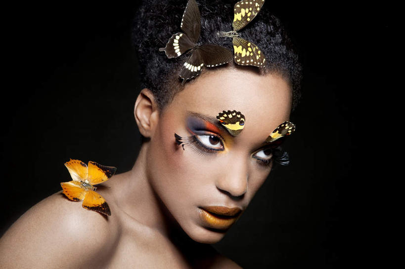 西方人,一个人,高楼大厦,站,摸,横图,室内,白天,正面,植物,大厦,道路,建筑,路,摩天大楼,公路,欧洲,欧洲人,仅一个男性,仅一个人,抚摸,蓝色背景,交通,树,树木,食物,仅一个年轻男性,绿色,自然,模型,站着,摄影,影棚,生长,成长,盖,男人,男性,年轻男性,白种人,马路,触摸,接触,站立,半身,彩图,影棚拍摄,拍摄,大楼,高层建筑,高楼,摩天楼