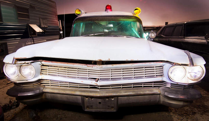 西方人,一个人,高楼大厦,站,摸,横图,室内,白天,正面,植物,大厦,道路,建筑,路,摩天大楼,公路,欧洲,欧洲人,仅一个男性,仅一个人,抚摸,蓝色背景,交通,树,树木,食物,仅一个年轻男性,绿色,自然,模型,站着,摄影,影棚,生长,成长,盖,男人,男性,年轻男性,白种人,马路,触摸,接触,站立,半身,彩图,影棚拍摄,拍摄,大楼,高层建筑,高楼,摩天楼