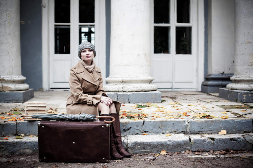 西方人,一个人,高楼大厦,站,摸,横图,室内,白天,正面,植物,大厦,道路,建筑,路,摩天大楼,公路,欧洲,欧洲人,仅一个男性,仅一个人,抚摸,蓝色背景,交通,树,树木,食物,仅一个年轻男性,绿色,自然,模型,站着,摄影,影棚,生长,成长,盖,男人,男性,年轻男性,白种人,马路,触摸,接触,站立,半身,彩图,影棚拍摄,拍摄,大楼,高层建筑,高楼,摩天楼