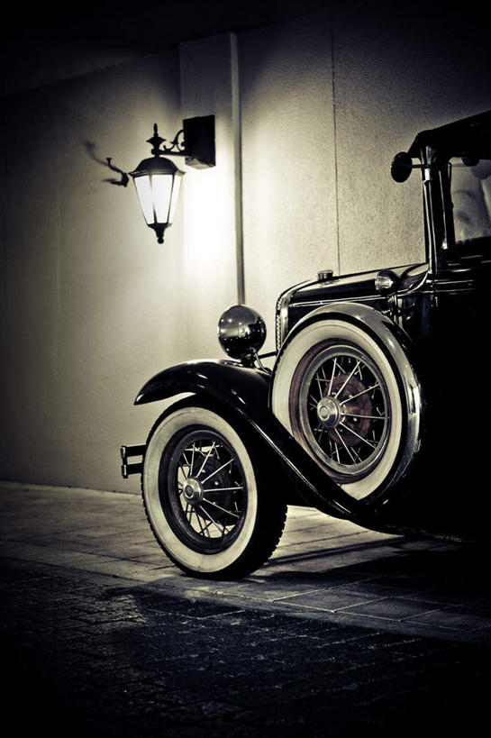 无人,竖图,室外,白天,正面,复古,汽车,古董车,照明,一辆,阴影,陈旧,光线,壁灯,影子,墙,灯光,墙壁,墙面,车,灯,灯具,交通工具,轿车,典雅,怀旧,照亮,高雅,照明设备,载具,雅致,文雅,彩图