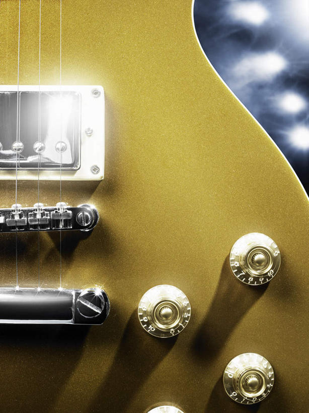 无人,竖图,室内,特写,白天,正面,静物,一把,木制,吉他,乐器,弦乐器,木制品,弹拨弦鸣乐器,彩图,弹拨弦乐器