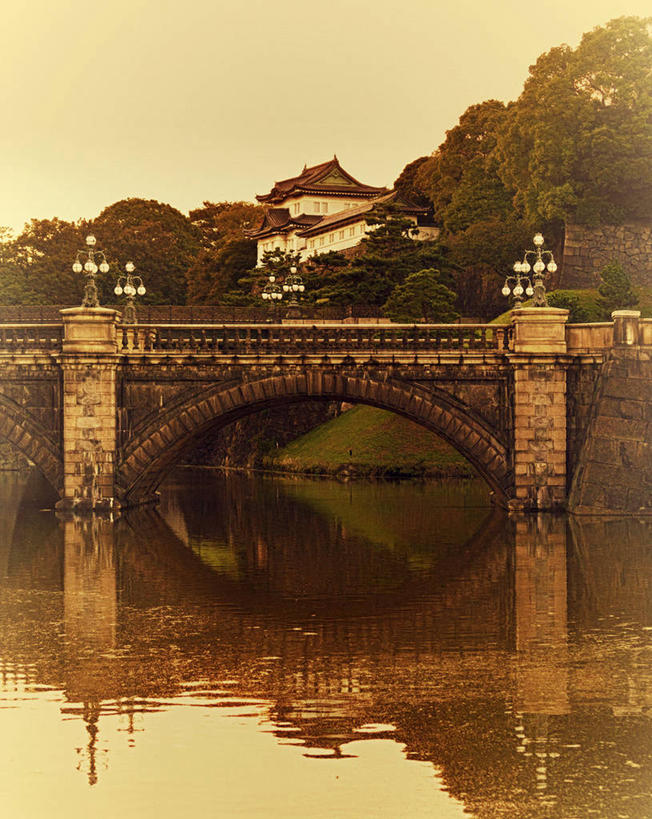 无人,竖图,室内,白天,正面,旅游,度假,河流,石头,名胜古迹,日落,山,山脉,树林,水,植物,标志建筑,地标,建筑,东京,日本,亚洲,阴影,遗迹,光线,石子,影子,河水,山峰,水流,晚霞,霞光,落日,桥,山峦,古迹,文物,娱乐,建设,古建筑,石桥,拱桥,栈桥,树,树木,绿色,阳光,自然,黄昏,群山,享受,休闲,旅游胜地,彩霞,放松,千代田区,拱形,生长,成长,人行桥,石拱桥,古文明,东亚,本州,关东地方,本州岛,日本国,东京都,夕照,薄暮,皇居,石块,夕阳,彩图,傍晚,皇宫,斜阳