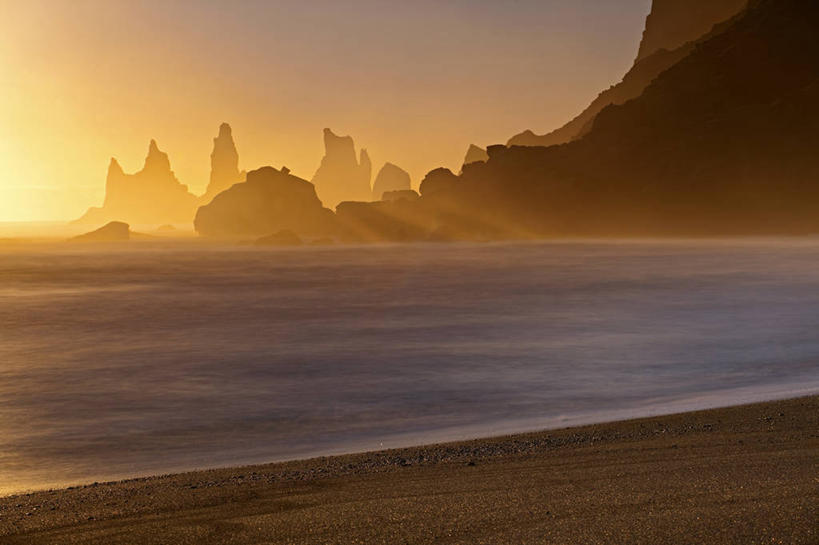 无人,横图,室外,白天,正面,旅游,度假,海浪,海洋,美景,日落,沙滩,山,山脉,欧洲,冰岛,沙子,海岸,景观,浪花,山峰,晚霞,霞光,落日,沙地,山峦,背光,娱乐,自然,海水,黄昏,群山,享受,休闲,景色,彩霞,放松,自然风光,北欧,逆光,海景,冰岛共和国,夕照,薄暮,维克,维克镇,大海,风浪,海,海水的波动,海滩,近岸浪,涌浪,夕阳,彩图,傍晚,斜阳