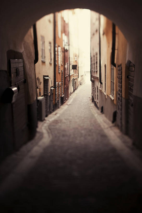 无人,竖图,室外,白天,正面,旅游,度假,窗户,门,标志建筑,地标,建筑,瑞典,欧洲,阴影,古老,陈旧,光线,影子,墙,走道,走廊,过道,首都,娱乐,建设,玻璃窗,墙壁,墙面,阳光,门框,享受,休闲,旅游胜地,放松,斯堪的纳维亚,北欧,斯德哥尔摩,斯堪的那维亚,斯堪的那维亚半岛,斯堪的纳维亚半岛,首府,瑞典王国,斯德哥尔摩省,彩图