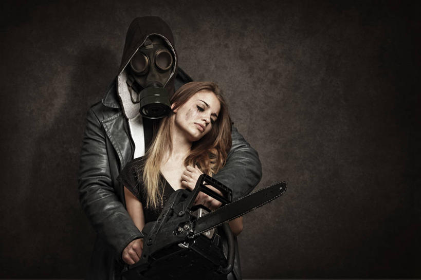 西方人,两个人,站,闭眼,横图,室内,白天,正面,安全,欧洲,欧洲人,握,阴影,灰色背景,服装,反射,分离,工具,面具,器材,影子,防护,过滤,分开,休闲装,一个,衣服,灰色,靠,靠着,站着,休闲,休闲服,连帽衫,隔断,握着,遮掩,摄影,服饰,影棚,单个,锯子,保护,隔离,悲伤,电锯,掩盖,切割,伤心,遮挡,罪犯,面罩,净化,间隔,锯,防毒面具,帽衫,遮盖,掩饰,断绝,隔开,屏蔽,屏绝,远离,中断,阻遏,阻隔,导气管,防护器材,滤毒罐,动力锯,哀痛,悲戚,悲痛,人质,男人,男性,年轻男性,年轻女性,女人,女性,白种人,闭眼睛,闭着眼,闭着眼睛,站立,半身,彩图,影棚拍摄,拍摄,割