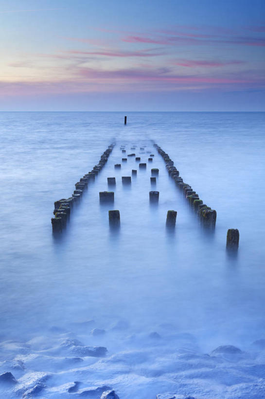 无人,竖图,室外,白天,正面,旅游,度假,安全,海浪,海洋,美景,日落,沙滩,欧洲,荷兰,许多,沙子,海岸,景观,浪花,晚霞,霞光,云,云朵,落日,防护,沙地,很多,云彩,娱乐,排列,蓝色,白云,蓝天,天空,自然,海水,黄昏,天,享受,休闲,景色,彩霞,放松,晴朗,保护,西欧,队列,自然风光,保险,海景,防波堤,保全,周全,安稳,安定,荷兰王国,尼德兰王国,夕照,泽兰省,薄暮,平安,大海,风浪,海,海水的波动,海滩,近岸浪,涌浪,晴空,夕阳,彩图,傍晚,破浪堤,斜阳