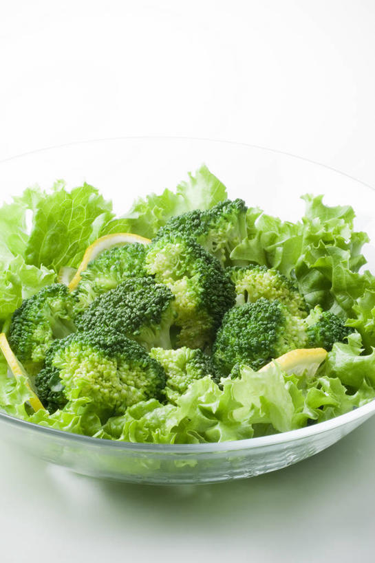 无人,竖图,室内,特写,白天,正面,餐桌,桌子,蔬菜,玻璃,一堆,许多,阴影,堆叠,堆积,新鲜,反射,影子,西兰花,食品,很多,玻璃制品,食物,一个,容器,碗,有机食品,绿色食品,单个,餐台,储藏,堆,储存,甘蓝花,彩图,绿菜花,绿花菜,青花菜,蔬菜皇冠,贮存