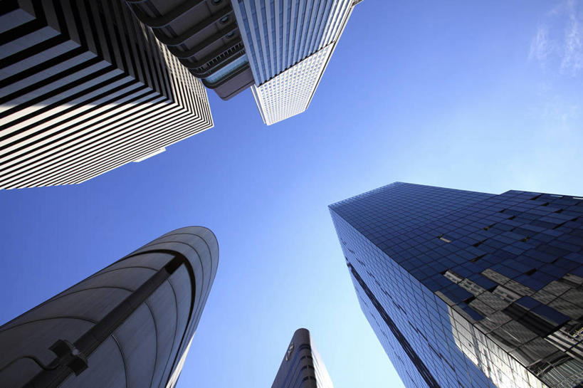 无人,高楼大厦,横图,室外,白天,仰视,旅游,度假,办公楼,窗户,落地窗,标志建筑,大厦,地标,建筑,摩天大楼,写字楼,日本,亚洲,许多,阴影,光线,影子,云,云朵,很多,云彩,娱乐,建设,玻璃窗,排列,蓝色,白云,蓝天,天空,阳光,楼宇,天,享受,休闲,旅游胜地,商务楼,放松,大阪,晴朗,玻璃幕墙,东亚,本州,大阪府,本州岛,日本国,近畿地方,近畿,摆列,北区,晴空,彩图,低角度拍摄,大楼,高层建筑,高楼,摩天楼,梅田蓝天大厦,梅田空中庭园,布列,分列