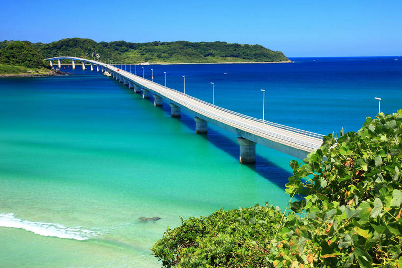 无人,横图,室外,白天,正面,旅游,度假,岛屿,海浪,海洋,美景,树林,植物,大桥,立交桥,路灯,桥梁,照明,日本,亚洲,阴影,光线,影子,岛,景观,浪花,高架,斜拉桥,桥,灯光,娱乐,灯,树,树木,蓝色,绿色,蓝天,天空,阳光,自然,海水,天,享受,休闲,景色,放松,生长,晴朗,成长,照亮,照明设备,自然风光,海景,东亚,本州,万里无云,本州岛,日本国,中国地方,山口,山口县,下关,大海,风浪,海,海水的波动,近岸浪,列岛,群岛,涌浪,诸岛,晴空,晴空万里,彩图,下关市