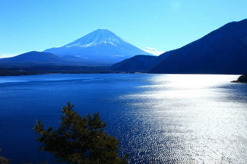 无人,横图,室外,白天,正面,旅游,度假,湖,湖泊,火山,美景,山,水,雪,雪山,大雪,富士山,日本,亚洲,阴影,光线,影子,冰,湖面,积雪,景观,山峰,水流,水面,雪景,冬季,冬天,山峦,娱乐,蓝色,倒影,蓝天,天空,阳光,自然,湖水,天,享受,休闲,景色,放松,寒冷,晴朗,冰冷,倒映,自然风光,东亚,本州,万里无云,本州岛,日本国,中部地方,山梨,山梨县,严寒,冰凉,酷寒,凛冽,凛凛,极冷,富士五湖,反照,活火山,晴空,晴空万里,彩图,南都留郡,本栖湖,富士河口湖町