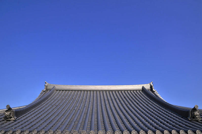 无人,寺庙,横图,室外,白天,正面,度假,美景,城市风光,城市,建筑,日本,亚洲,阴影,节日,光线,瓦片,影子,屋顶,景观,燃烧,顶棚,瓦,文化,娱乐,蓝色,蓝天,天空,阳光,香火,庙宇,天,祈祷,享受,休闲,健康,景色,放松,许愿,宗教,建造,大阪,信仰,晴朗,纪念,祈求,东亚,屋瓦,本州,万里无云,大阪府,本州岛,日本国,近畿地方,近畿,兵库,兵库县,淡路岛,平安,晴空,晴空万里,彩图,庙,寺,大阪湾,界港
