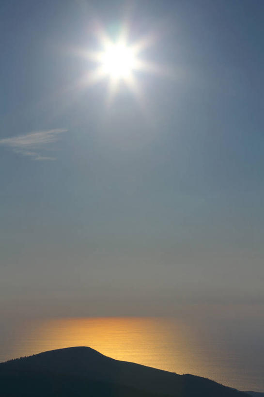 无人,竖图,室外,白天,正面,旅游,度假,海浪,海洋,美景,日落,沙滩,太阳,秋田县,日本,亚洲,沙子,海岸,景观,浪花,水平线,晚霞,霞光,云,云朵,落日,辽阔,海平线,沙地,云彩,娱乐,蓝色,白云,倒影,蓝天,天空,自然,海水,黄昏,天,享受,休闲,广阔,景色,彩霞,放松,晴朗,一望无际,倒映,自然风光,海景,东亚,本州,本州岛,日本国,秋田,东北地方,秋田市,县厅,无边无际,一马平川,夕照,反照,薄暮,大海,风浪,海,海水的波动,海滩,近岸浪,涌浪,晴空,夕阳,彩图,傍晚,水天相接,水天一线,斜阳