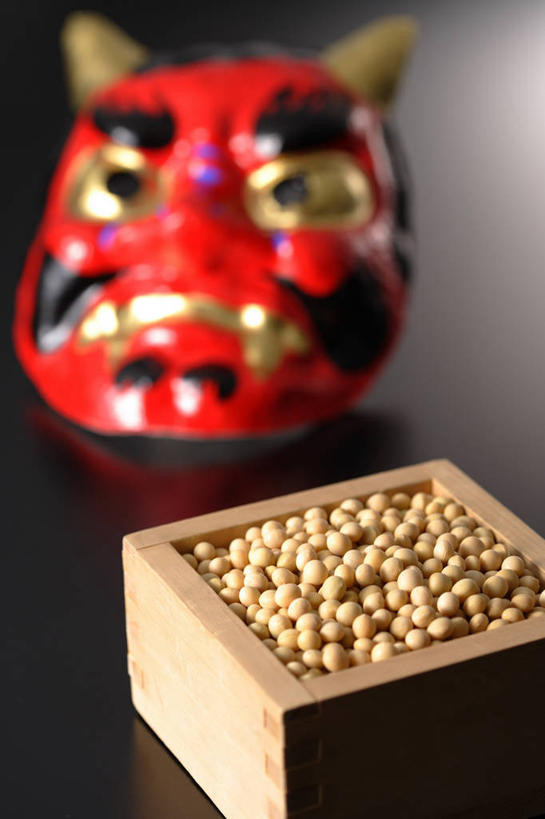 眼睛,眉毛,睫毛,牙齿,无人,竖图,俯视,室内,特写,白天,植物,豆,大豆,蔬菜,瞳孔,一堆,许多,阴影,堆叠,堆积,黑色背景,朦胧,模糊,新鲜,反射,木制,假面具,面具,木盒,影子,豆类,豆子,毛豆,食品,很多,注视,食物,一个,黄色,红色,木制品,容器,观察,看,眼部,摄影,有机食品,绿色食品,影棚,单个,观看,储藏,堆,察看,储存,关注,魔鬼,豆科,枝豆,齿,睫,眉,牙,牙龈,眼,眼睫毛,眼眉,黄豆,彩图,高角度拍摄,影棚拍摄,拍摄,鬼面,鬼形脸谱,贮存,眼眉毛