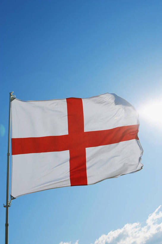 无人,竖图,室外,特写,白天,仰视,静物,旗帜,国旗,一面,阴影,飘扬,光线,影子,云,云朵,云彩,红色,蓝色,白色,白云,蓝天,天空,阳光,天,晴朗,飘逸,十字,飞扬,旗,晴空,彩图,低角度拍摄,圣乔治旗,圣乔治十字旗,英格兰国旗