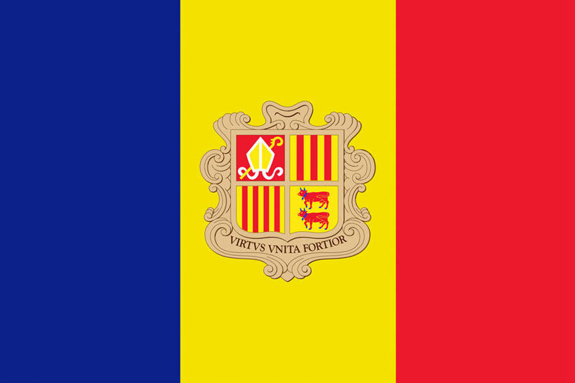 无人,横图,室内,特写,白天,正面,牛,静物,旗帜,国旗,帽子,两头,一面,条纹,英文,标志,文字,字符,字母,标识,黄色,红色,蓝色,动物,家畜,牲畜,英文字母,徽章,权利,象征,国徽,法杖,地位,权杖,权势,权位,旗,彩图,安道尔国旗,安道尔国徽,教冠