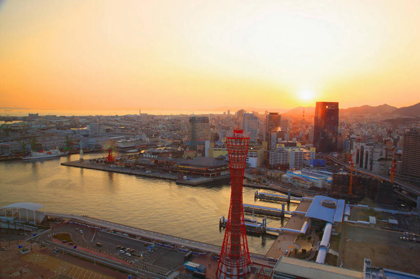 无人,高楼大厦,横图,俯视,航拍,室外,白天,度假,游戏,河流,美景,日落,水,太阳,城市风光,城市,大厦,建筑,轮船,摩天大楼,船,日本,亚洲,阴影,光线,影子,河水,景观,水流,晚霞,霞光,落日,建筑群,摩天轮,玩,娱乐,建设,阳光,黄昏,交通工具,享受,休闲,景色,彩霞,放松,游乐设施,活动,鸟瞰,发泄,消遣,智力,载具,东亚,观光塔,本州,费里斯大转轮,本州岛,日本国,近畿地方,近畿,兵库,兵库县,宣泄,神户,神户港,神户港口塔,神户市,神戸,县厅,神戸市,游艺设施,夕照,薄暮,夕阳,玩耍,嬉戏,彩图,高角度拍摄,傍晚,大楼,高层建筑,高楼,摩天楼,神户港塔,斜阳