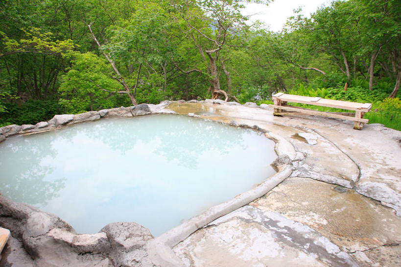 无人,横图,俯视,室外,白天,旅游,度假,石头,美景,树林,温泉,植物,雾,北海道,日本,亚洲,阴影,沸腾,光线,蒸汽,石子,影子,景观,水蒸气,雾气,娱乐,树,树木,蓝色,绿色,蓝天,天空,阳光,自然,天,享受,休闲,温暖,景色,放松,泉水,生长,温和,晴朗,成长,气体,自然风光,东亚,万里无云,日本国,蒸发,北海道地方,北海道岛,根室支厅,罗臼町,目梨郡,地热,石块,晴空,晴空万里,彩图,高角度拍摄,罗臼温泉,道东