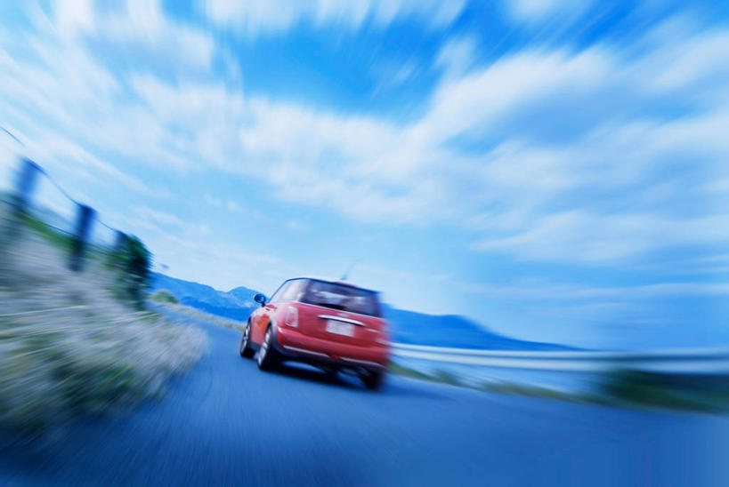 无人,栏杆,横图,室外,白天,正面,旅游,度假,美景,山,山脉,植物,道路,路,公路,汽车,日本,亚洲,一辆,阴影,枯萎,朦胧,模糊,光线,影子,景观,山峰,云,云朵,围栏,枯草,交通,山峦,云彩,娱乐,护栏,车,草,黄色,蓝色,白云,蓝天,天空,阳光,自然,交通工具,轿车,群山,天,享受,休闲,景色,放松,晴朗,自然风光,载具,东亚,本州,本州岛,日本国,中国地方,鸟取,鸟取县,晴空,马路,彩图,大山町,西伯郡