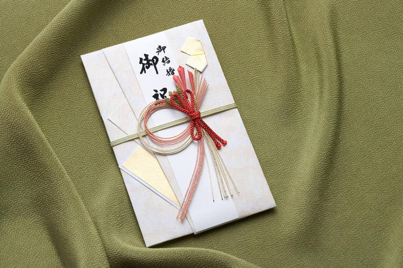 无人,横图,俯视,室内,特写,白天,静物,阴影,花纹,艺术,装饰,反射,日文,标志,布,图案,文字,信封,影子,字符,手工艺品,艺术品,布纹,文化,标识,绿色,工艺品,摄影,影棚,华丽,修饰,布匹,点缀,高雅,请帖,书信,自信心,品位,日语,衬托,美观,雅致,雅观,花纸绳,日本水引,日本水引绣,水引绣,彩图,高角度拍摄,影棚拍摄,拍摄,简帖,请柬