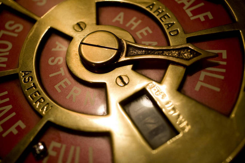 无人,横图,俯视,室内,特写,白天,静物,阴影,反射,英文,圆形,标志,图形,文字,影子,圆,字符,字母,几何,方向,标识,箭头,摄影,影棚,英文字母,阀门,指向,数学,簇,彩图,高角度拍摄,影棚拍摄,拍摄,几何图形,进气阀,空气阀,排气阀,平面图形