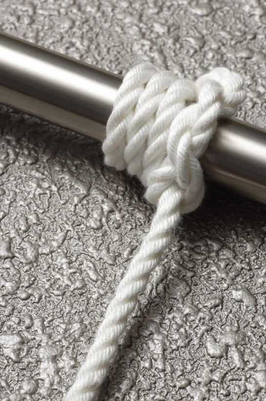 无人,竖图,俯视,室内,特写,白天,纯洁,静物,一根,阴影,灰色背景,反射,钢材,材料,钢丝,影子,银色,白色,绳子,钢筋,摄影,信仰,影棚,捆绑,绳索,高贵,钢条,雅致,绑缚,彩图,高角度拍摄,影棚拍摄,拍摄