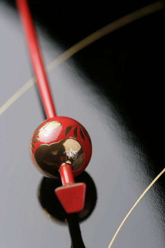 无人,竖图,俯视,室内,特写,白天,静物,阴影,节日,庆祝,装饰,反射,影子,文化,球,庆典,摄影,影棚,纪念,华丽,修饰,点缀,衬托,美观,雅致,雅观,彩图,高角度拍摄,影棚拍摄,拍摄,日本新年