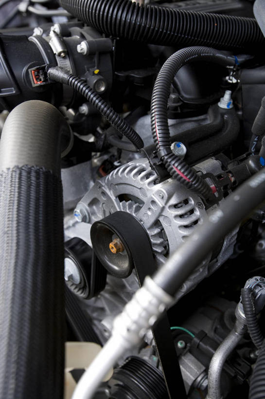 无人,竖图,俯视,室内,特写,白天,机器,仪器,汽车,静物,一辆,凌乱,设备,车,方向盘,交通工具,轿车,驾驶,行驶,发动机,机械,控制,混乱,载具,纷乱,缭乱,庞杂,彩图,高角度拍摄