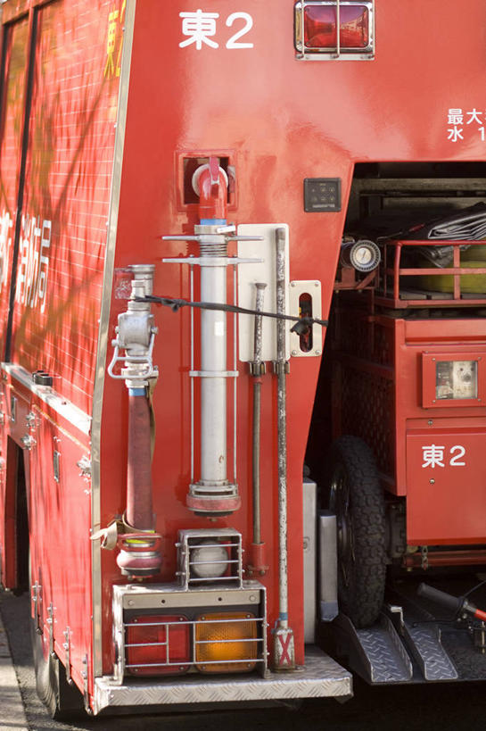 无人,竖图,室外,特写,白天,正面,安全,汽车,救火车,静物,一辆,英文,标志,数字,文字,字符,字母,标识,车,红色,交通工具,阿拉伯数字,英文字母,消防,载具,灭火,消防车,彩图,灭火车