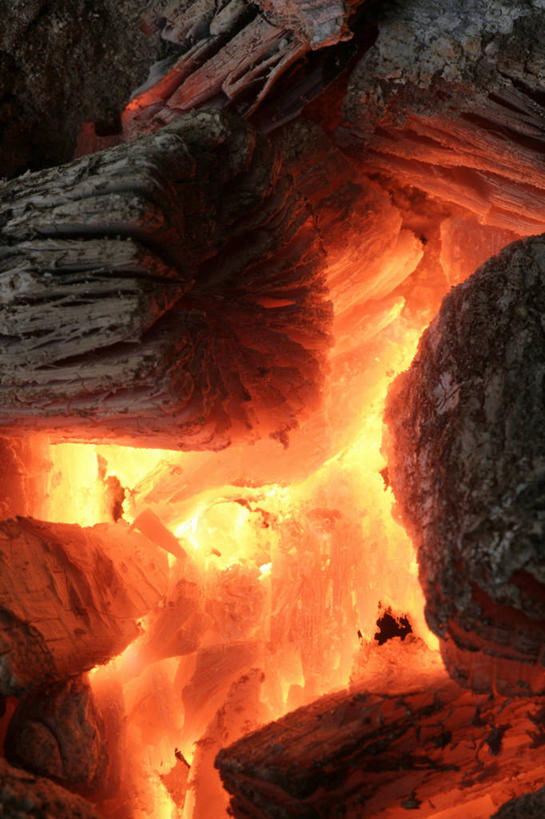 无人,竖图,俯视,室内,特写,白天,热情,静物,火,一堆,许多,堆叠,堆积,火焰,很多,燃烧,木炭,灰色,能源,堆,燃料,能量,煤矿,矿业,化石燃料,柴炭,彩图,高角度拍摄