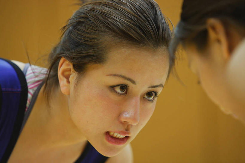 东方人,脸,头,脸颊,两个人,运动员,体育馆,运动场,站,横图,室内,特写,白天,正面,运动服,锻炼,快乐,比赛,运动,竞争,亚洲,阴影,服装,反射,影子,注视,黄种人,娱乐,体育场,肩膀,相视,衣服,蓝色,观察,看,站着,休闲,面对面,服饰,观看,对视,察看,互视,体育运动,衣着,穿着,关注,相对,相看,对手,运动馆,衣饰,体育,年轻女性,女人,女性,亚洲人,头部,脸部,脸蛋,面部,体育运动员,运动选手,站立,半身,彩图,健身,摔跤手,摔跤运动员,运动装