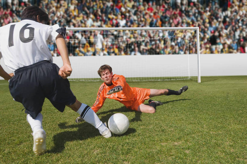 西方人,背部,两个人,伙伴,朋友,运动员,足球场,站,横图,室外,白天,正面,运动服,锻炼,快乐,友谊,安全,比赛,运动,合作,团队,竞争,摔跤,足球,草地,草坪,欧洲,欧洲人,阴影,服装,光线,球门,影子,看台,防护,足球装备,足球运动员,注视,娱乐,运动器械,座位,草,一个,衣服,阳光,手套,观察,看,站着,休闲,橙色,健身器械,战略,服饰,单个,观看,保护,摔倒,察看,体育运动,衣着,穿着,关注,意外,保险,健身器材,绿茵场,事故,保全,周全,安稳,安定,联合,合谋,蹴鞠,防护手套,衣饰,坐位,配合,平安,体育,协作,足球运动,男人,男性,年轻男性,白种人,体育运动员,运动选手,站立,半身,彩图,健身,足球比赛场地,运动器材,运动装